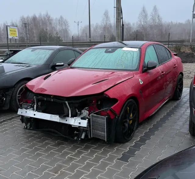 2020 Alfa Romeo Giulia Quadrifoglio - zdjęcie 4