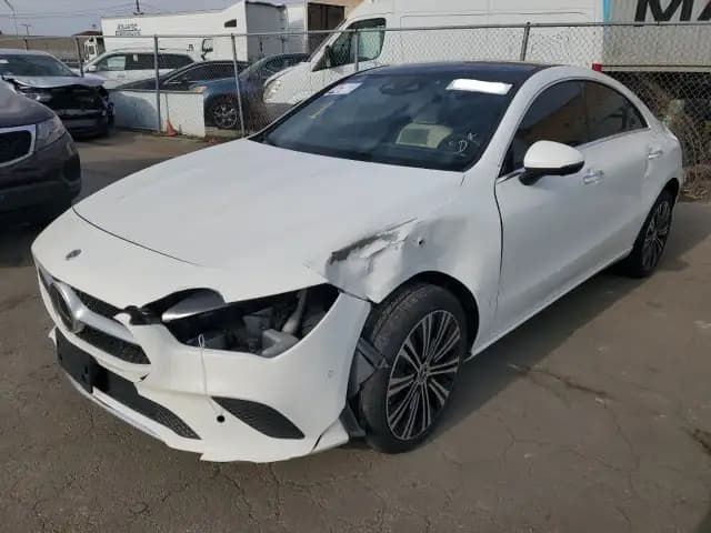 2021 Mercedes CLA250 - Przed naprawą