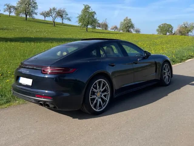 2020 Porsche Panamera